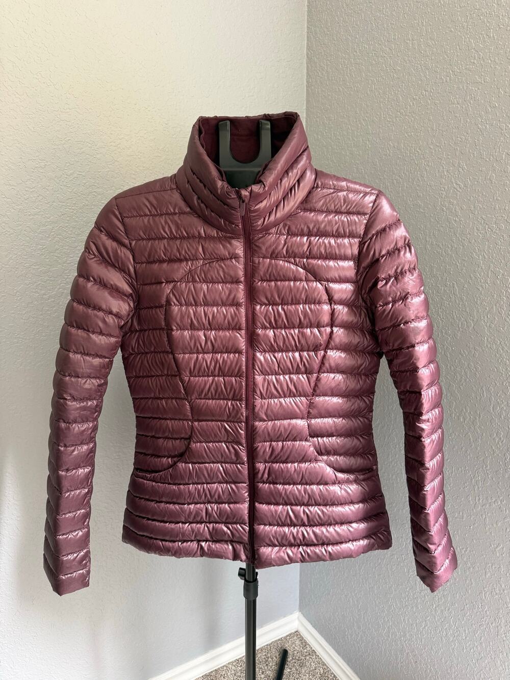 Lululemon Pack it Down Puffer Jacket - Size 8.